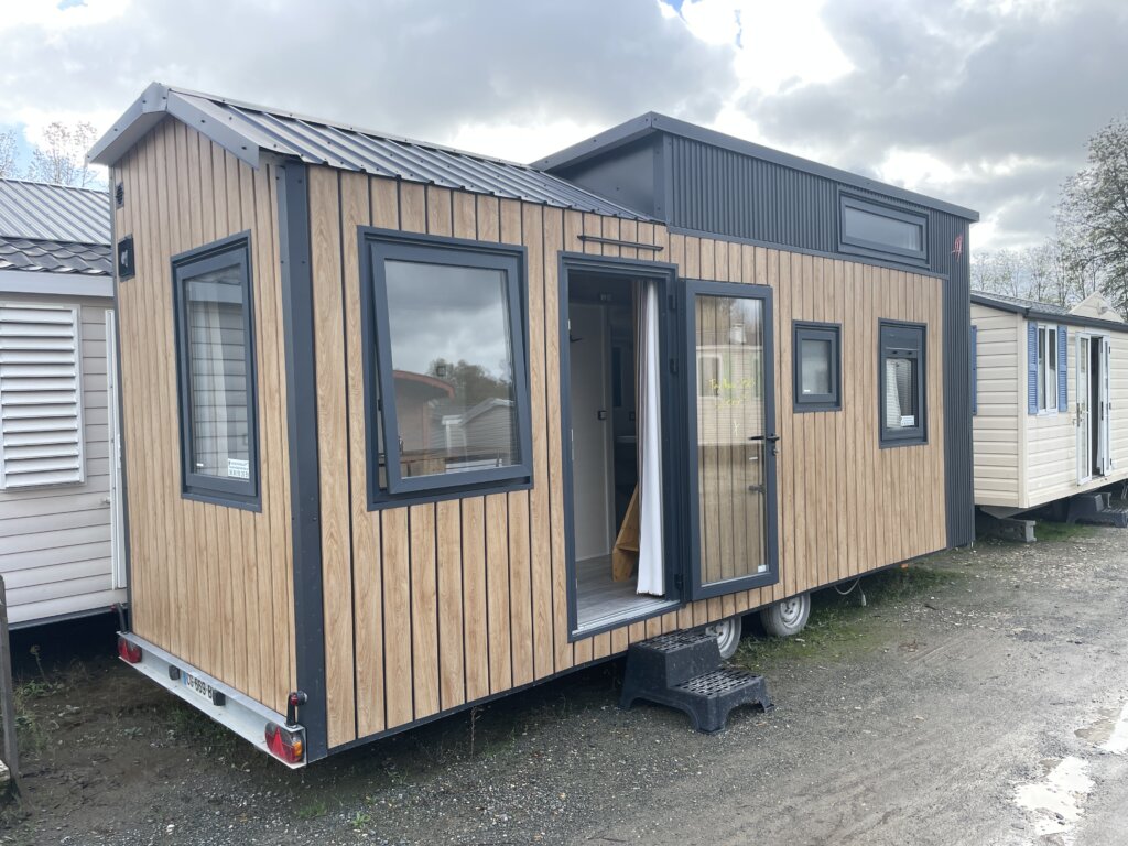 Tiny house