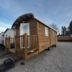 roulotte chalet en bois tiny house pas cher deux chambre isolation 4 saison double vitrage