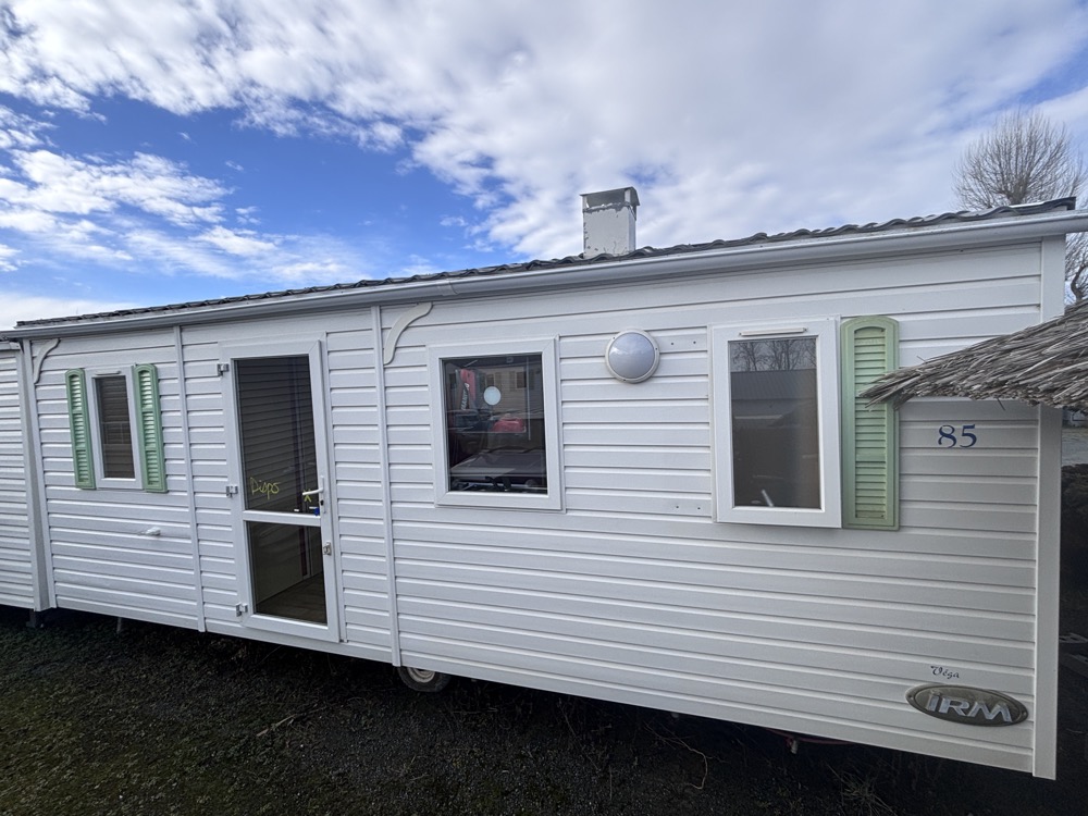 mobile home 3m de large deux chambres 2 tout équipé isolé irm