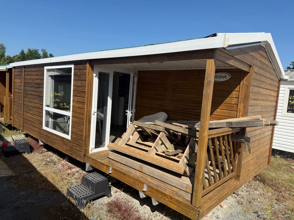 mobil home d'occasion en bois terasse chalet tiny house